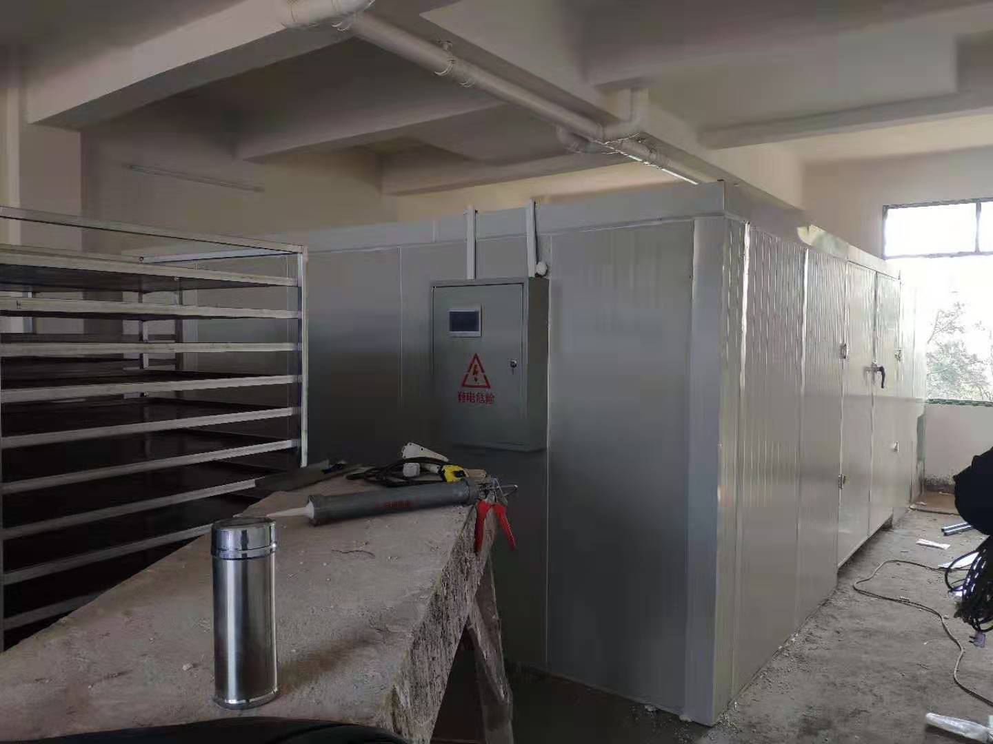 開州區(qū)大德鎮(zhèn)2噸元胡純電加熱烘干房5.jpg